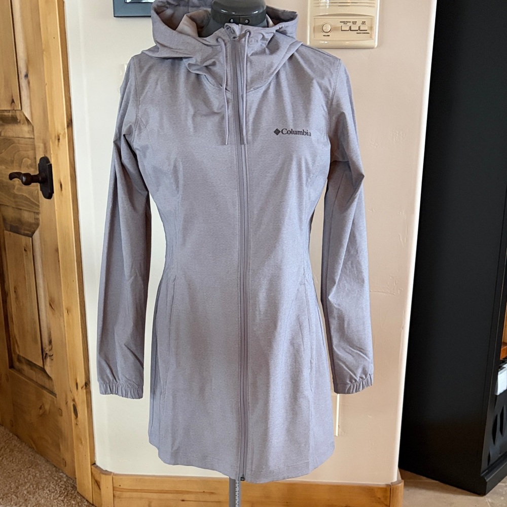 Columbia Women's Light Gray Hooded  rain shell trench